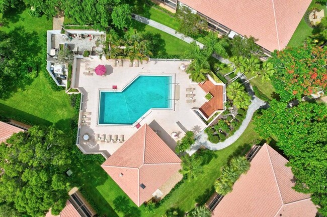 Foto del edificio - 618 Brackenwood Cove