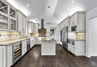 Building Photo - 5610 Forest Ln