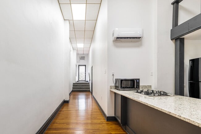 Foto del edificio - 821 West Broad Street