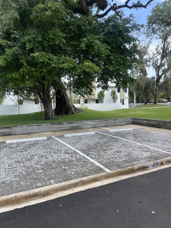 Foto del edificio - 4109 N Oaks Pl