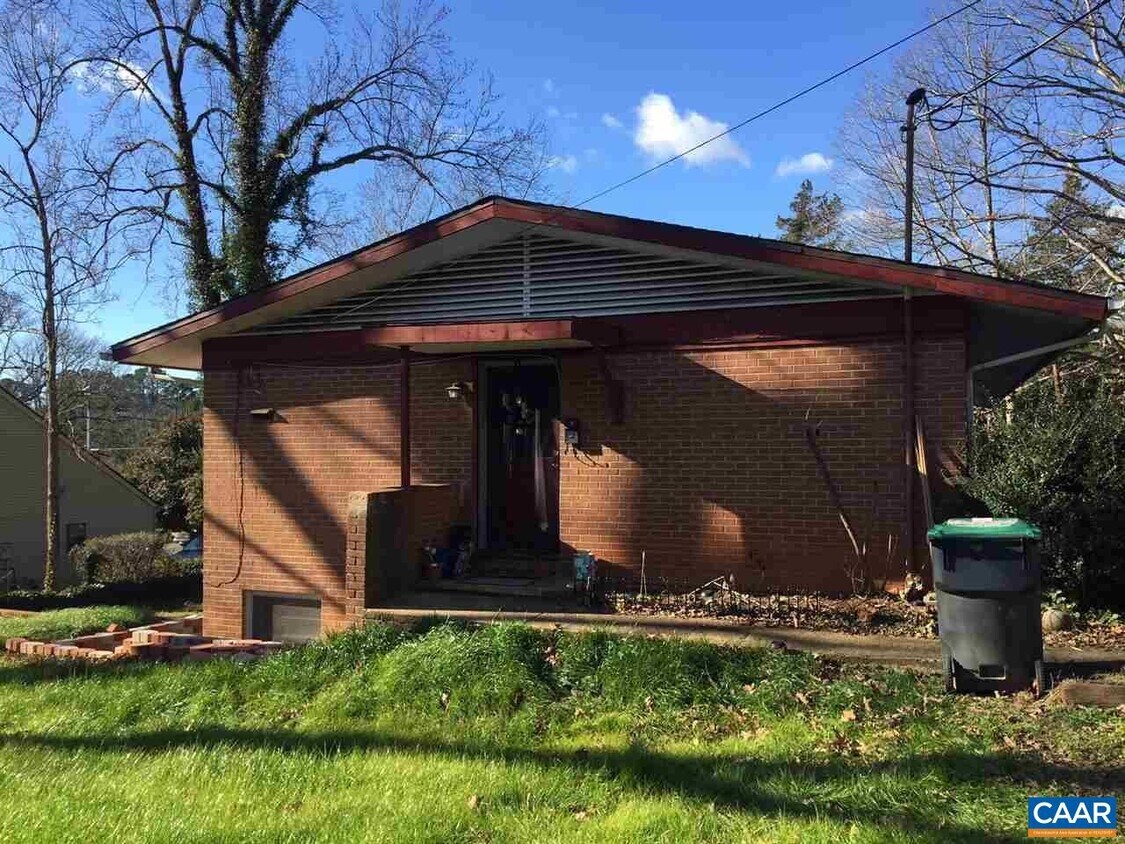 Primary Photo - 130 Apple Tree Rd