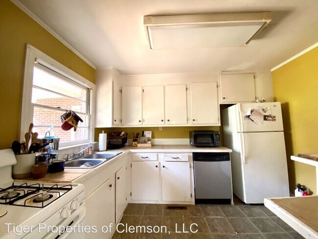 Foto del edificio - 250 Rock Creek Rd