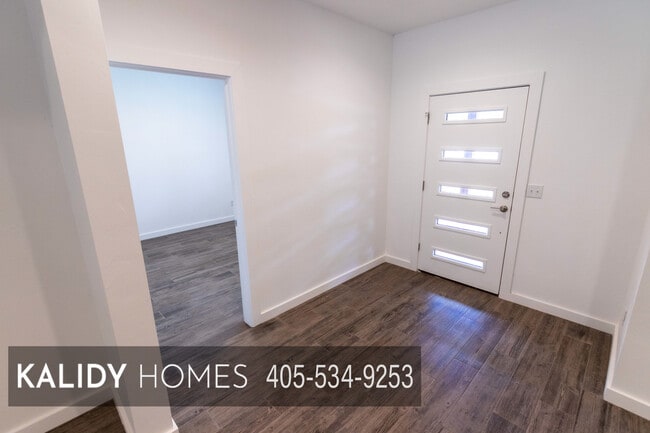 Building Photo - 1679 Kalidy Dr