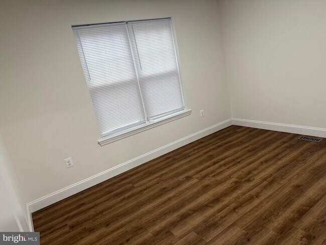 Building Photo - 6409 63rd Pl