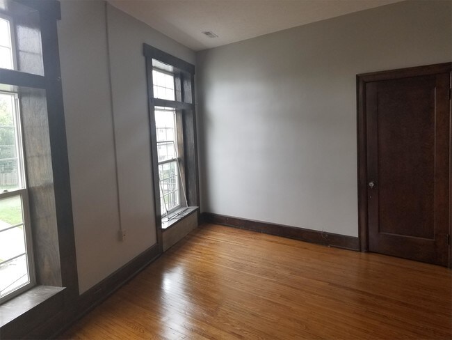 Foto del edificio - 187 Marion Ave