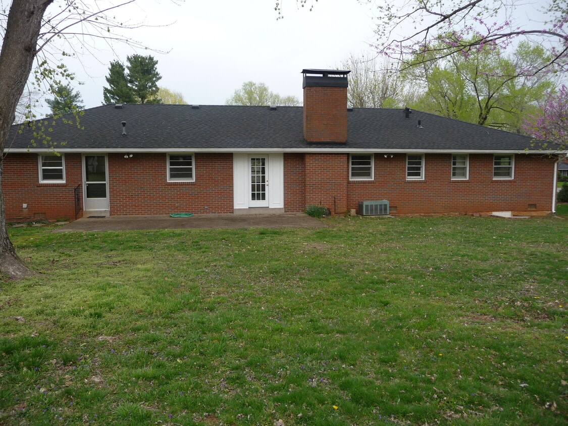 Back yard - 1321 Leeson Way