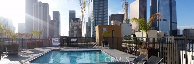 Foto del edificio - 312 W 5th St