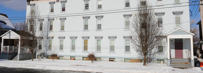 Building Photo - Willow Commons