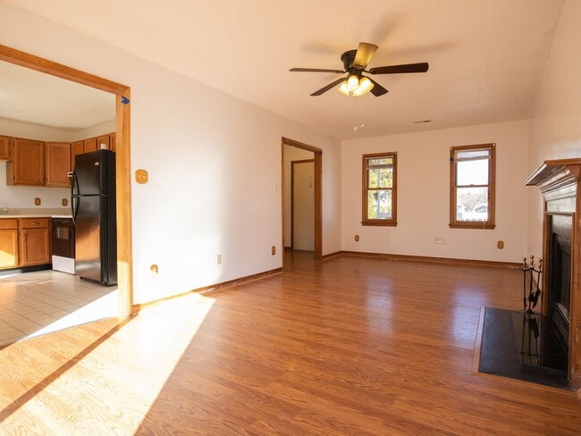 Foto del edificio - Updated Chesterfield 3BR with Large Yard