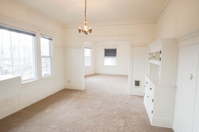 Foto del edificio - Lease this Beautiful Sullivan's Gulch Vint...