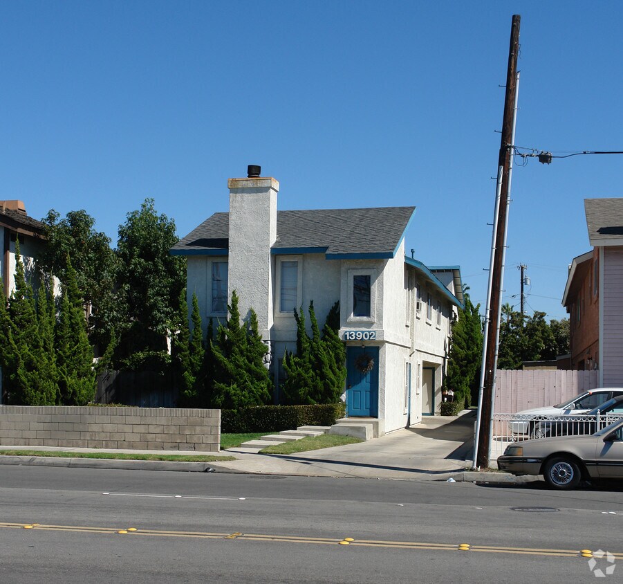 Foto principal - 13902 Edwards St