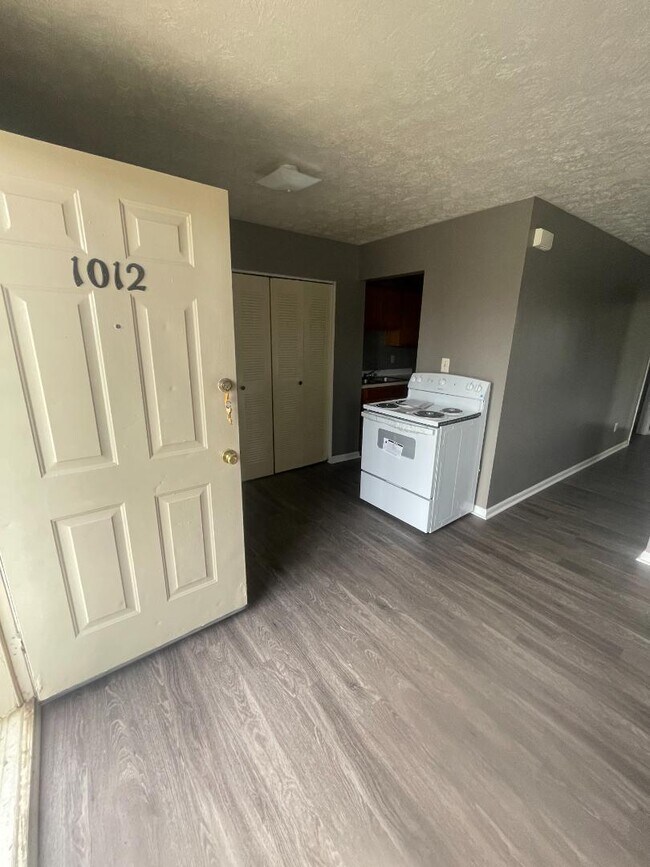 Foto del edificio - 98 Andrea Dr