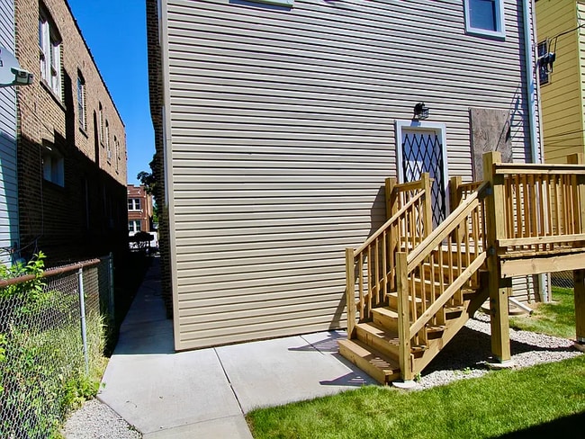 Photo - 7940 S Green St Apartment