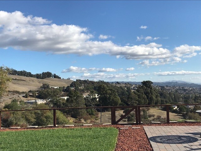 Foto del edificio - 2778 Marineview Dr