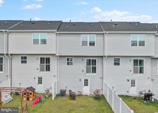 Building Photo - 63 Ogunquit Dr