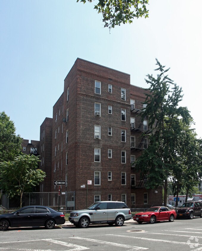 Building Photo - 85-15 139th St