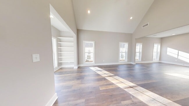 Building Photo - Fox Run Townhome Available August!