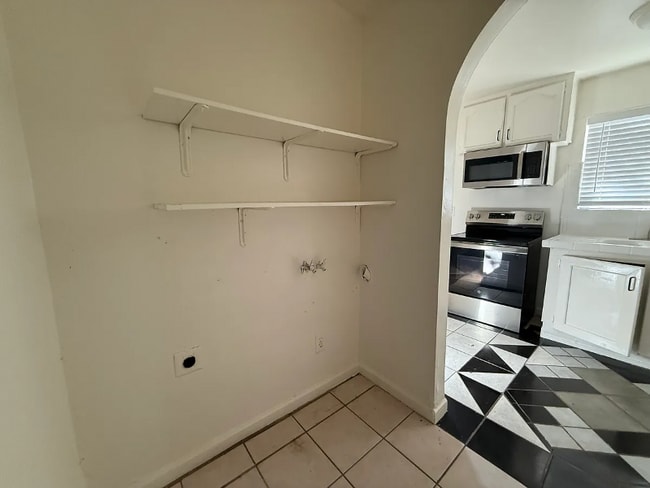 Building Photo - 3337 21st Ave