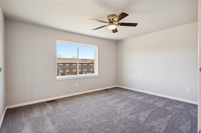 Foto del edificio - Perry Townhomes