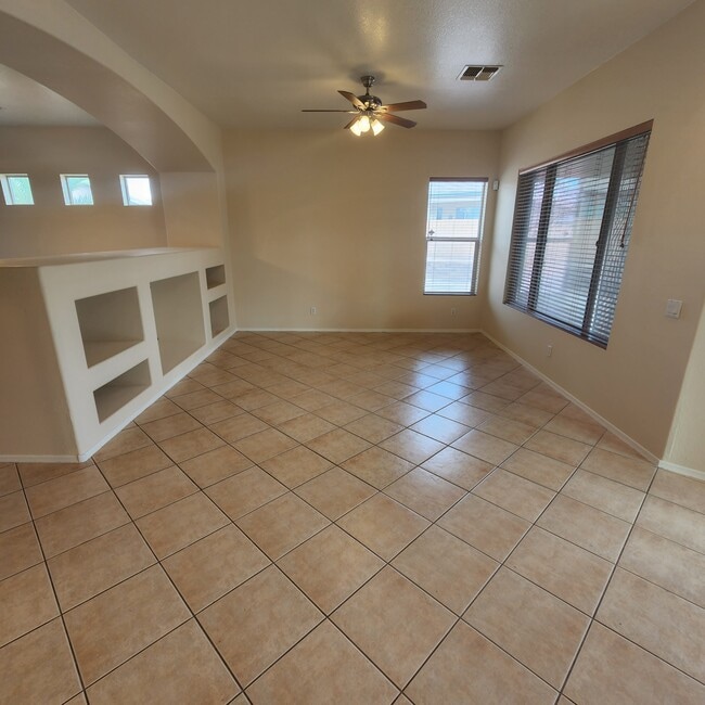 Foto del edificio - 7539 W Desert Crystal Ct