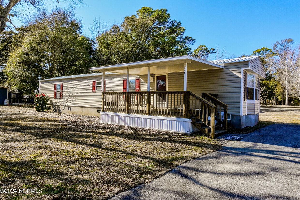 Primary Photo - 380 Pearson Cir