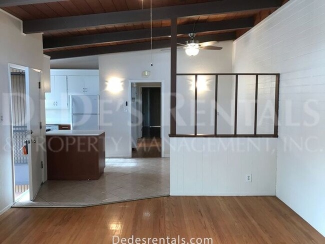 Building Photo - 1539 Camden Ct