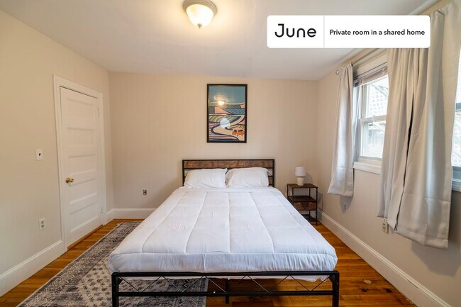 Building Photo - Room in Shared 4 bed/2 bath home