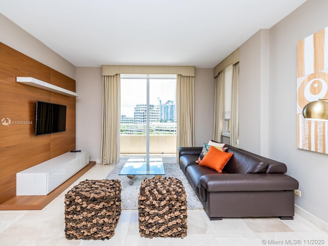 Primary Photo - 888 Brickell Key Dr