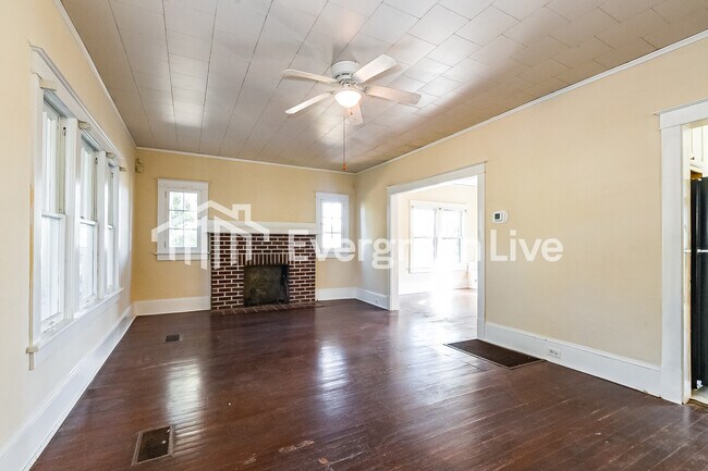 Foto del edificio - 626 E Washington Ave