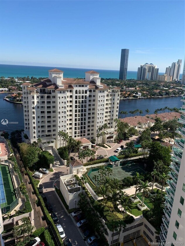 Primary Photo - 20185 E Country Club Dr