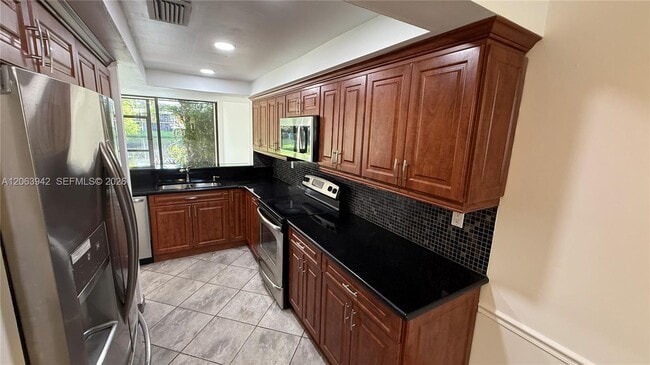 Building Photo - 2961 SW 87th Ave