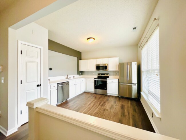 Building Photo - 602 Canyon Lake Cir