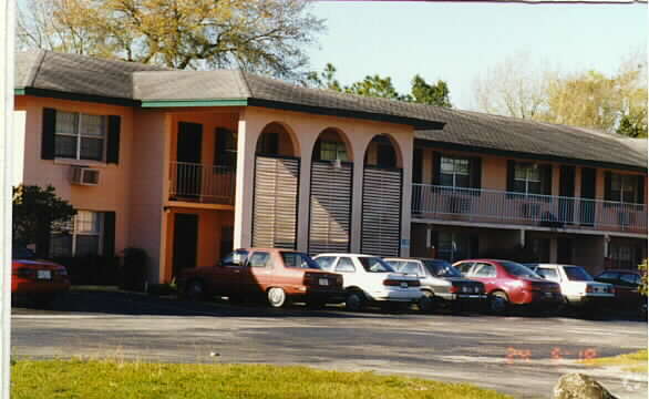 Building Photo - Regency Palms