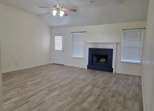 Building Photo - 3805 Llano Estacado Ct