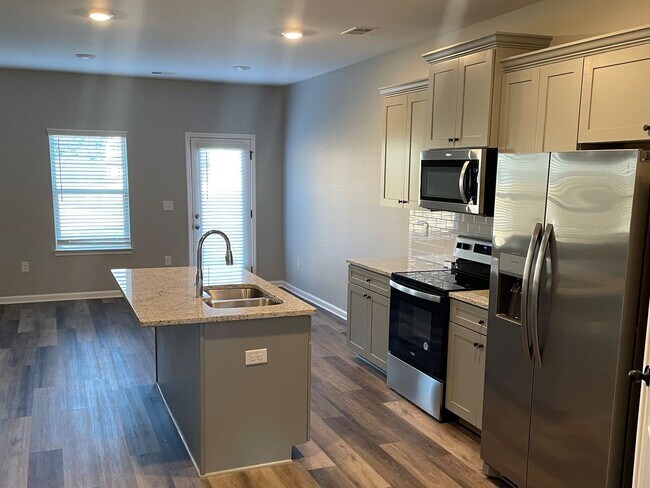 Building Photo - 793 Emporia Loop
