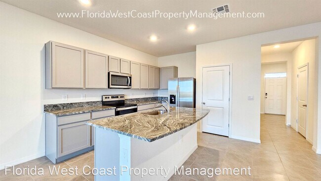 Building Photo - 3 br, 3 bath House - 17511 Crescent Moon Loop