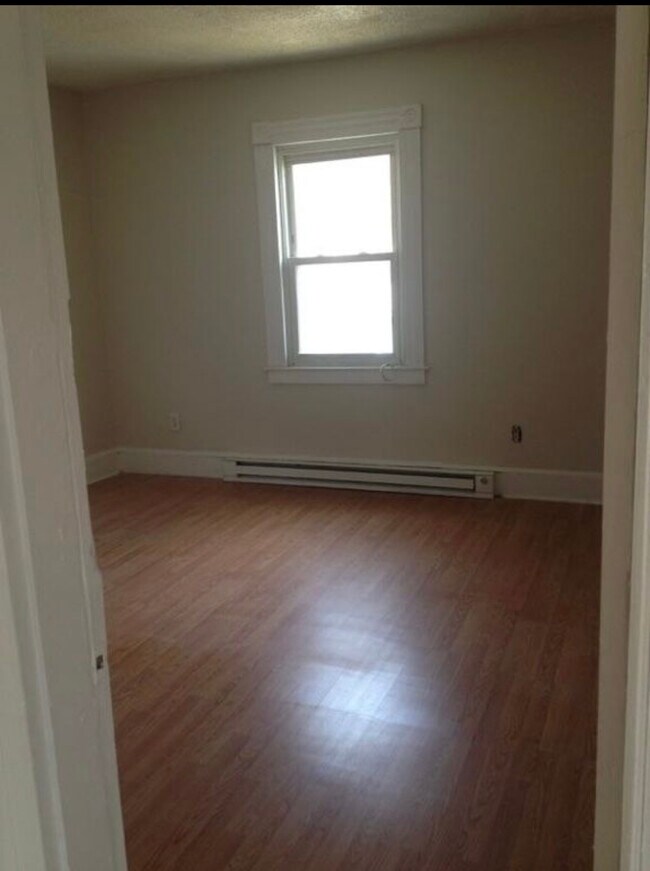 Bedroom - 61 Laurel St