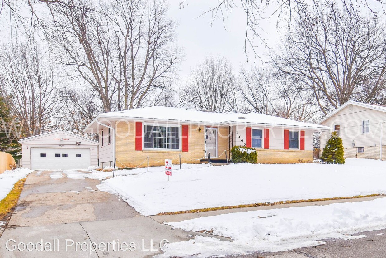 3 br, 2.5 bath House - 1245 33rd St Photo