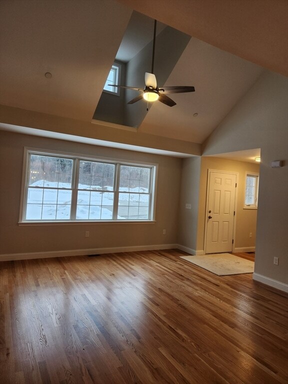 Foto del edificio - 32 Aspen Dr