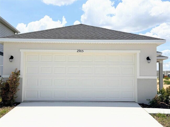 Building Photo - 2905 Lavanda Dr