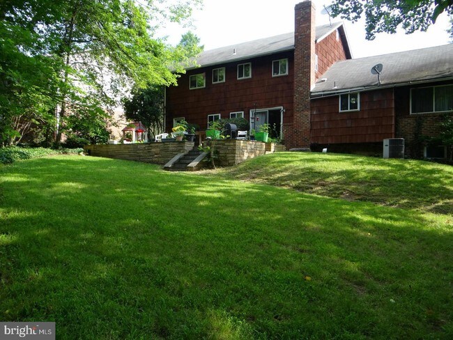 Building Photo - 8307 Oakford Dr
