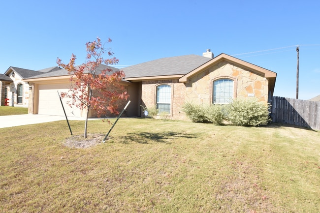 Building Photo - 6001 Newcastle Dr