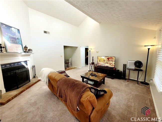 Foto del edificio - 340 Timothy Rd