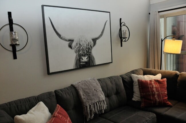 Building Photo - 3 bedroom condo in Wildernest available June 1st!