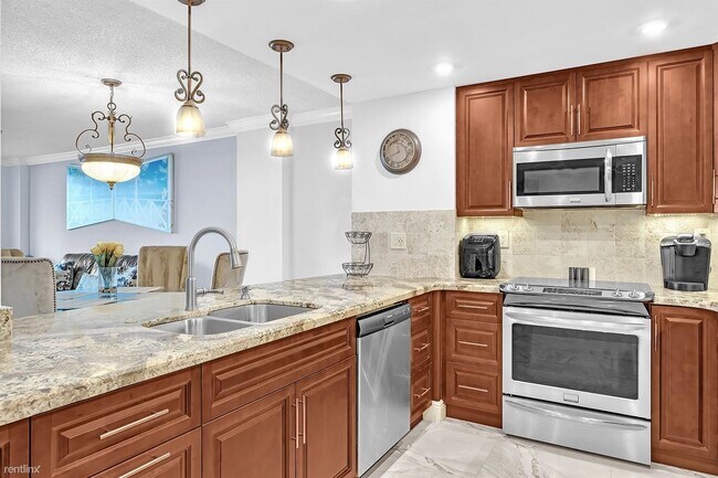 Foto del edificio - 2 br, 1.5 bath Condo - 1150 Hillsboro Mile...