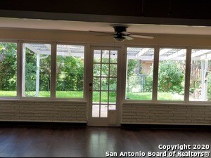 Foto del edificio - 306 Teakwood Ln