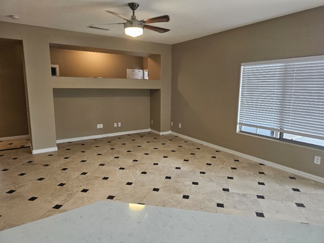 Building Photo - 5623 S 54th Dr