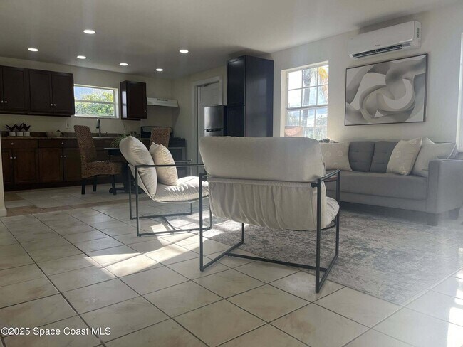 Foto del edificio - 2027 Wallace Ave