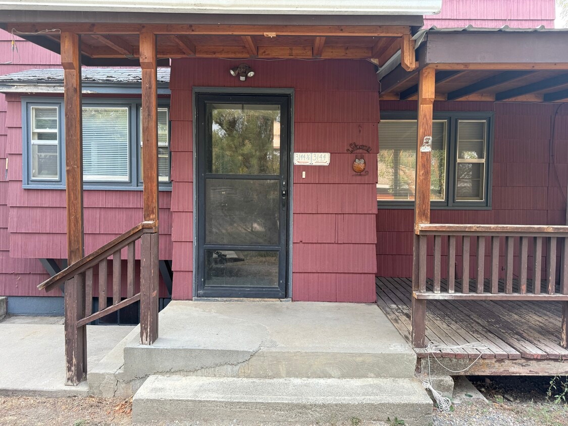 Main entrance - 3144 S 7th St W
