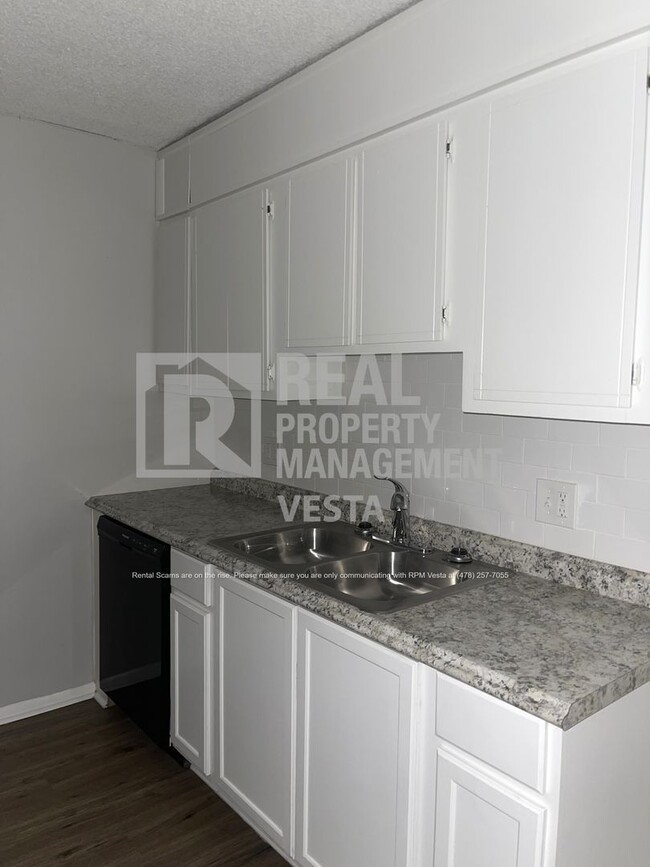 Building Photo - 406 Russell Pkwy